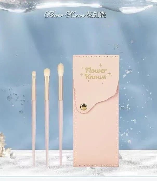 Кисть для румян Flower Knows Swan Ballet Strawberry Rococo, пушистая, из овечьей шерсти, для точечного нанесения, инструмент для макияжа